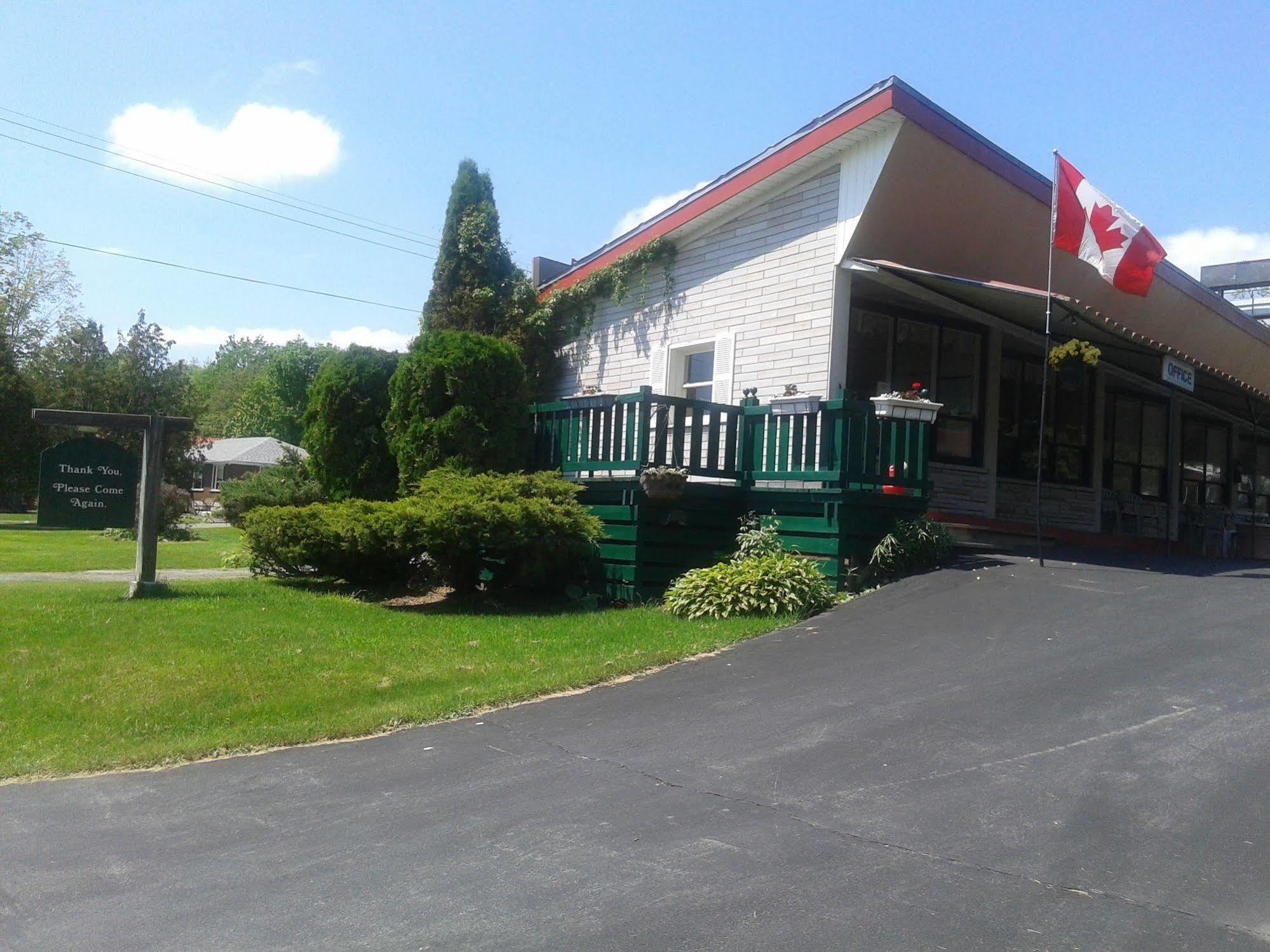 御千岛卡普里柯汽车旅馆 Lansdowne 外观 照片